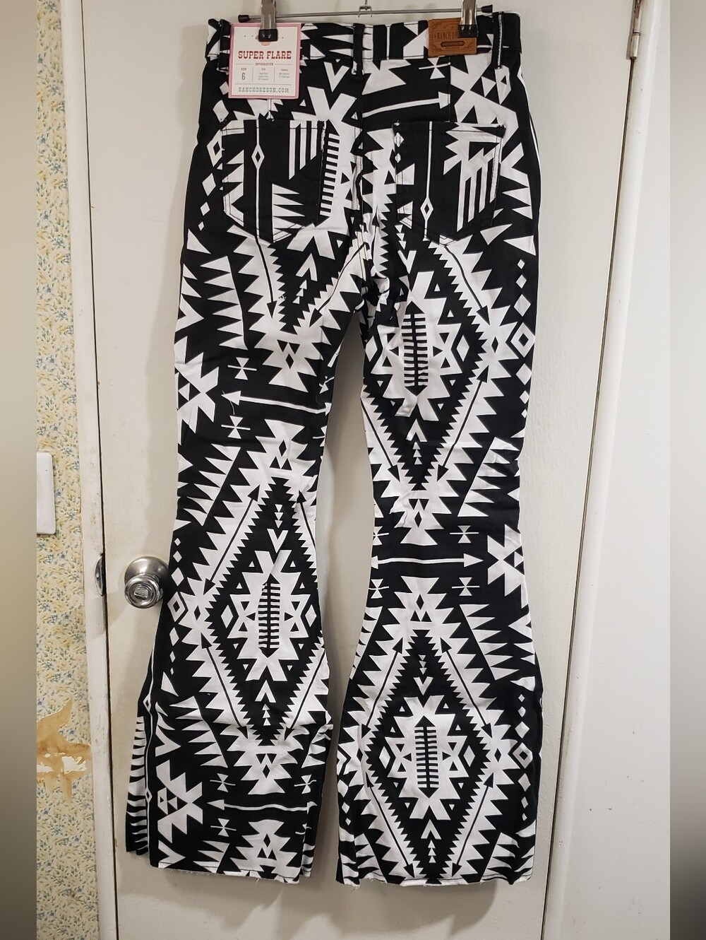 🌻NWT Ranch Dress'n Super Flares From Fallon Taylor